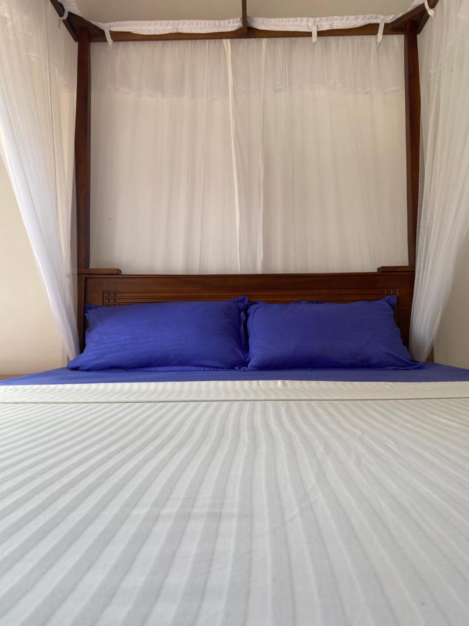 The Breeze Mirissa Bed & Breakfast Ngoại thất bức ảnh