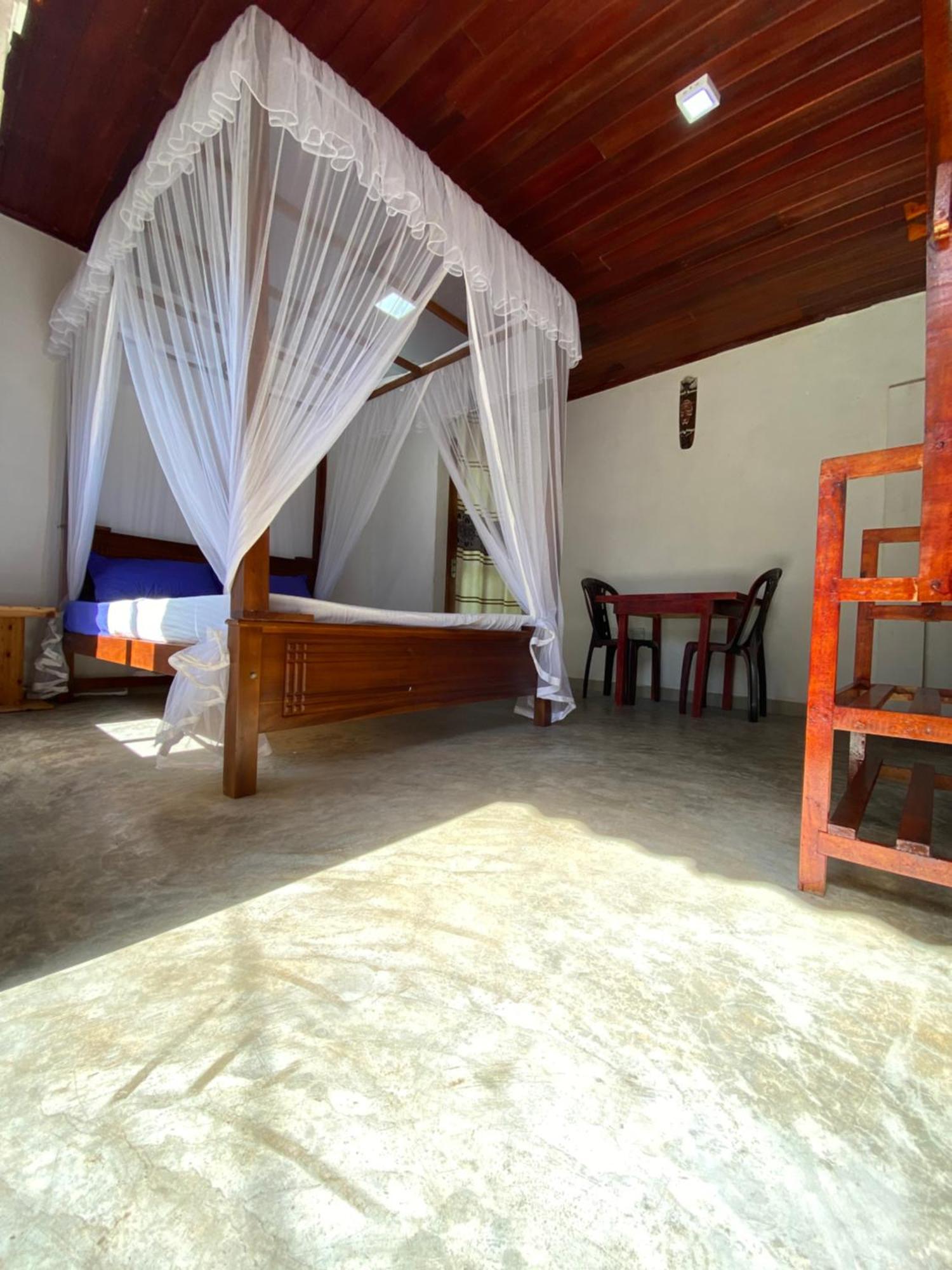 The Breeze Mirissa Bed & Breakfast Ngoại thất bức ảnh