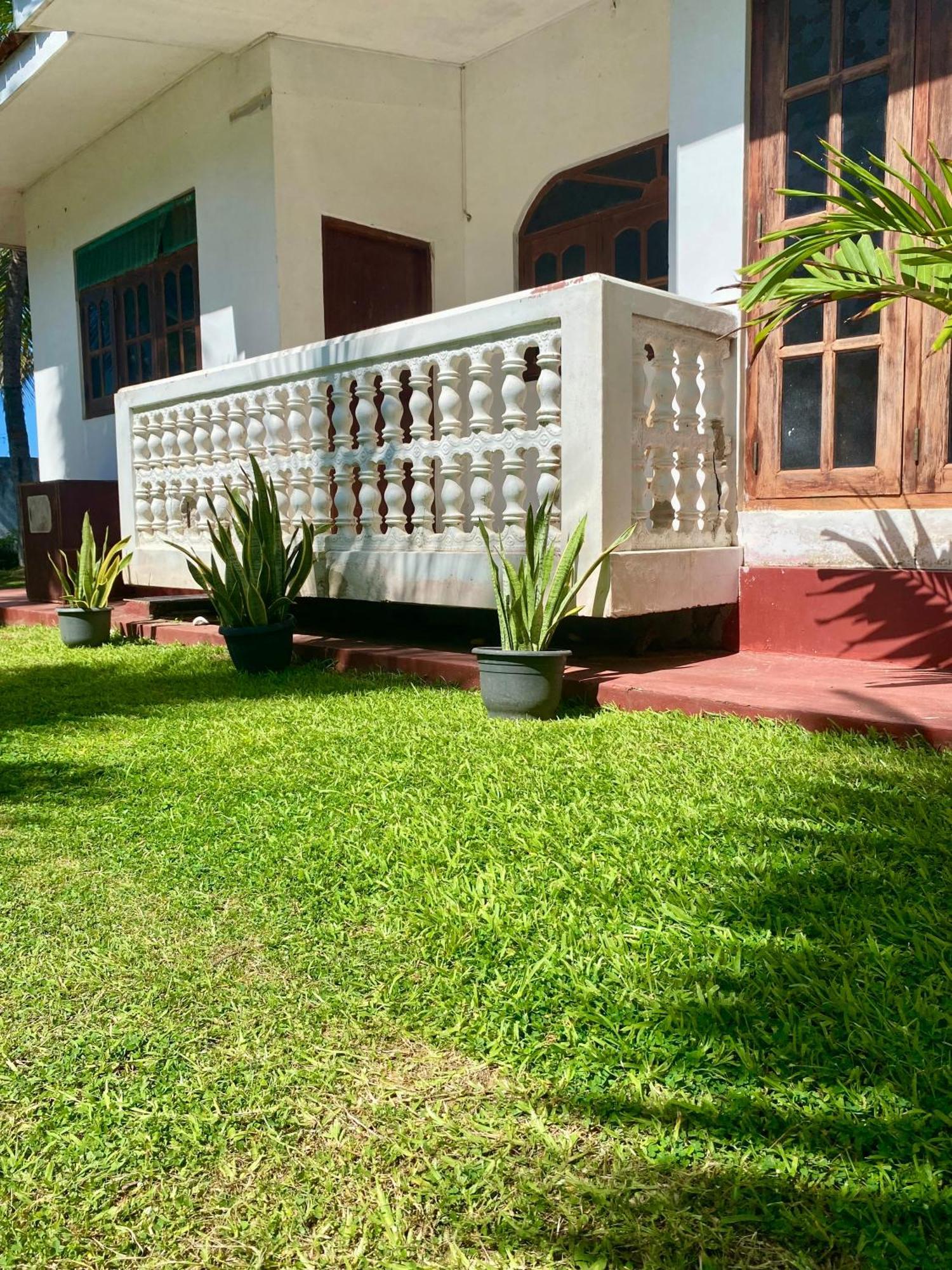 The Breeze Mirissa Bed & Breakfast Ngoại thất bức ảnh