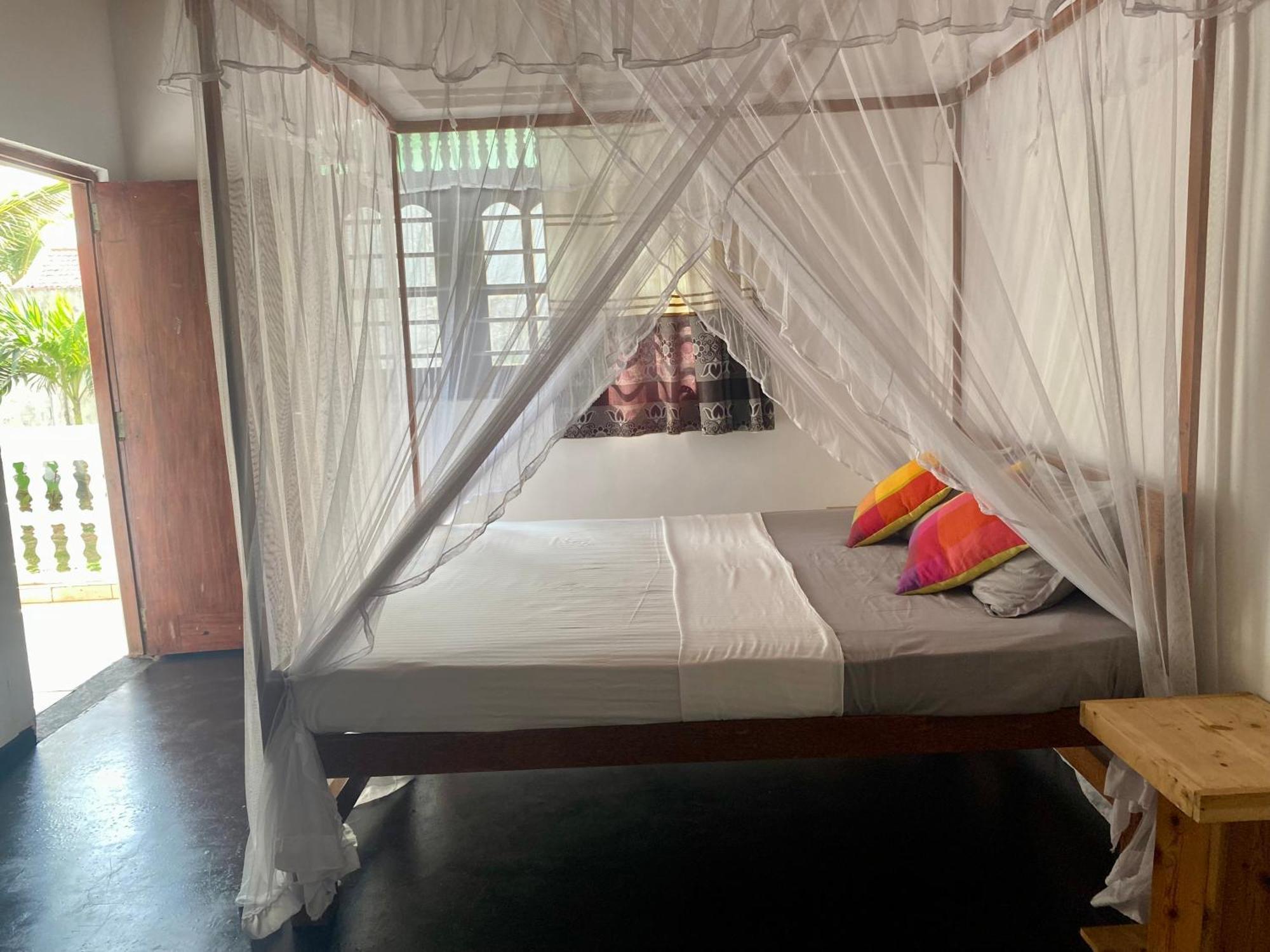 The Breeze Mirissa Bed & Breakfast Ngoại thất bức ảnh