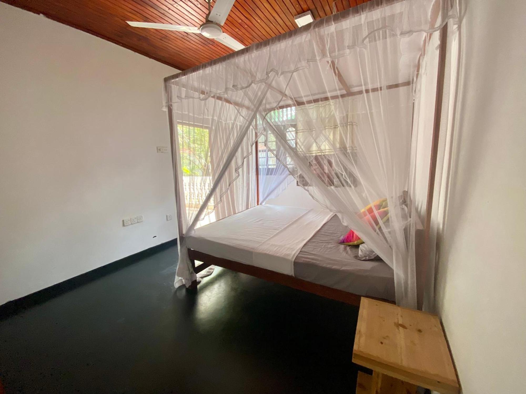The Breeze Mirissa Bed & Breakfast Ngoại thất bức ảnh