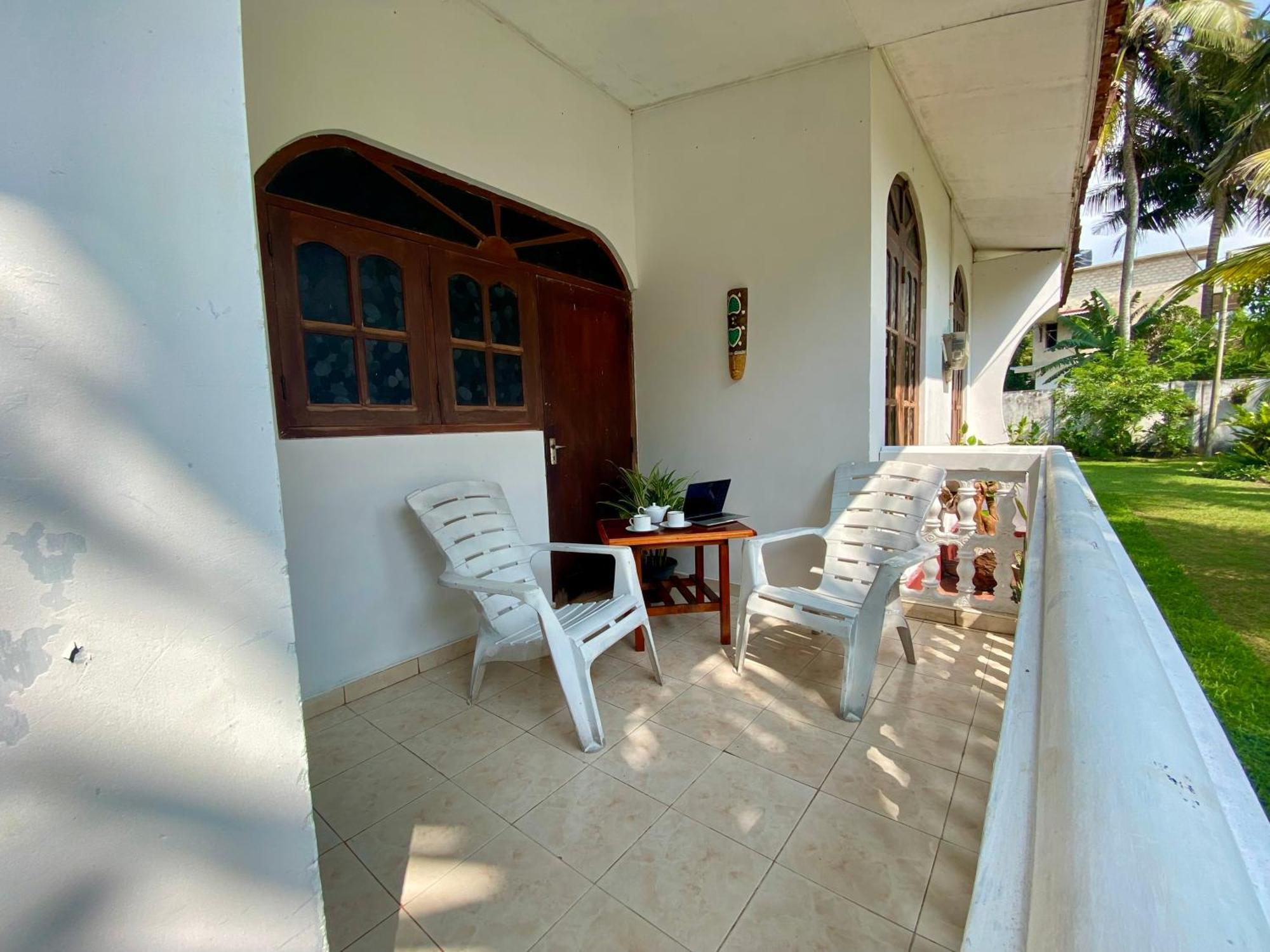The Breeze Mirissa Bed & Breakfast Ngoại thất bức ảnh