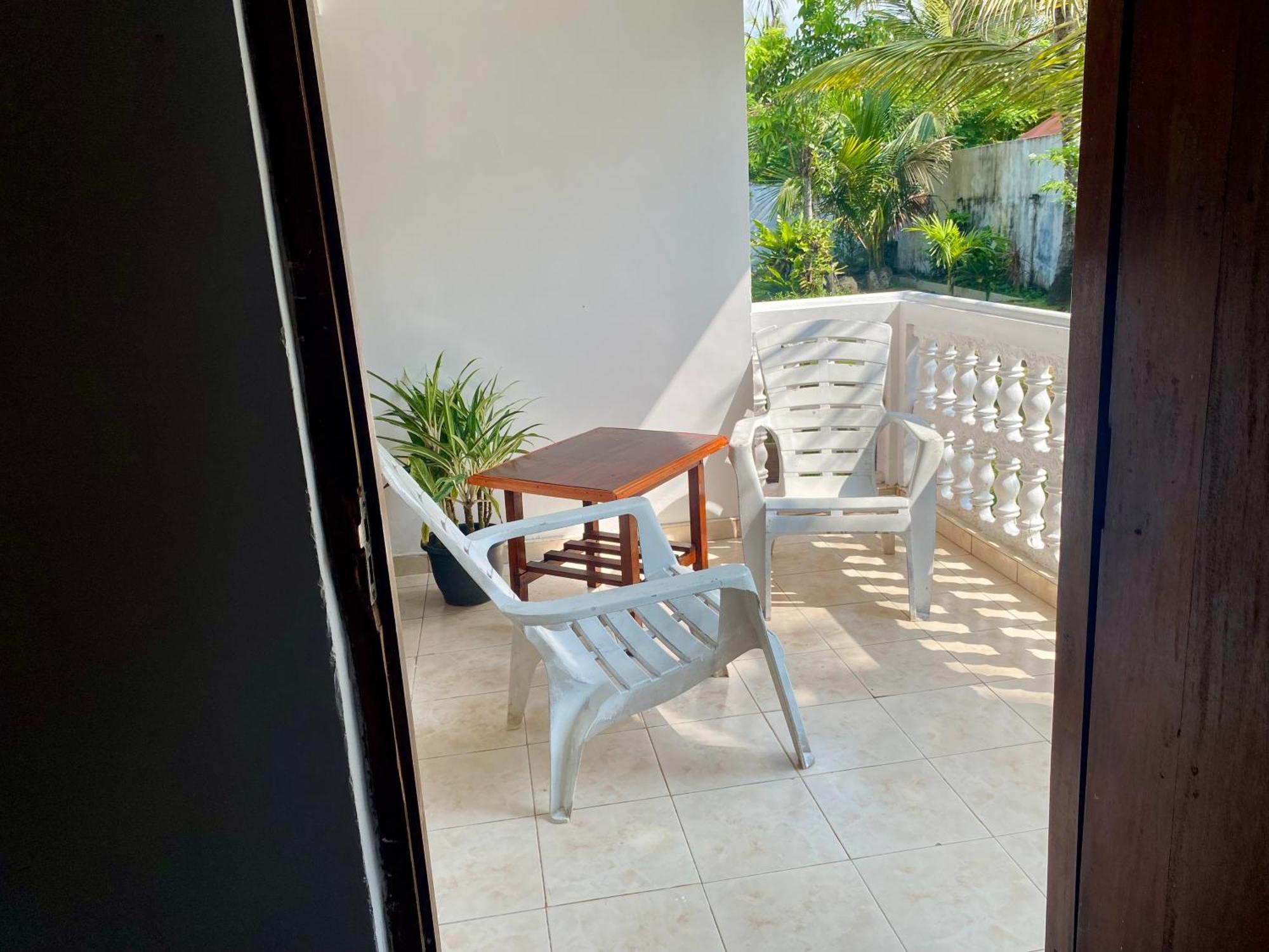 The Breeze Mirissa Bed & Breakfast Ngoại thất bức ảnh