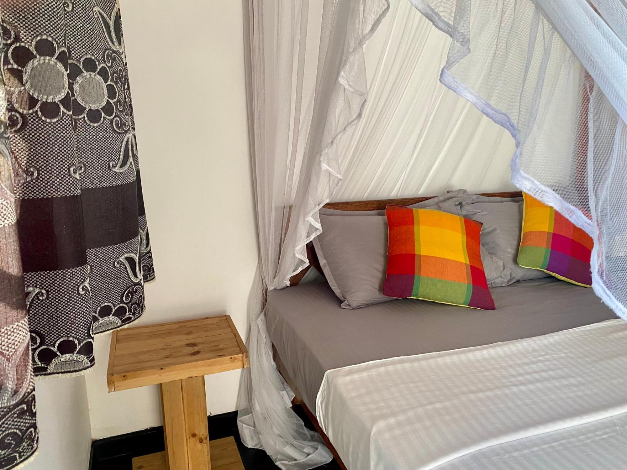 The Breeze Mirissa Bed & Breakfast Ngoại thất bức ảnh